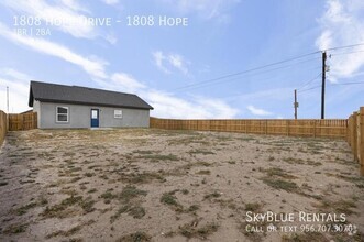 Building Photo - 1808 Hope Dr