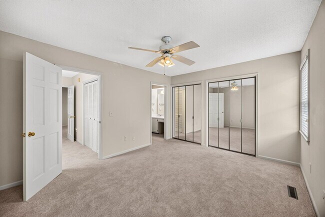 Building Photo - 850 Colony Dr