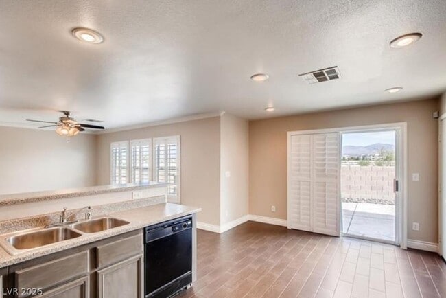 Building Photo - 3208 Brayton Mist