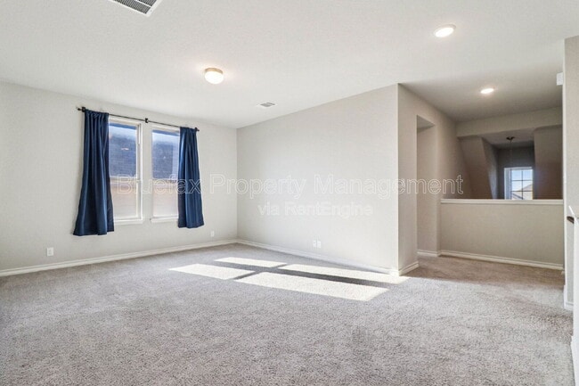 Building Photo - 10208 High Noon Dr