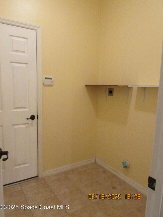 Building Photo - 1708 Maeve Cir