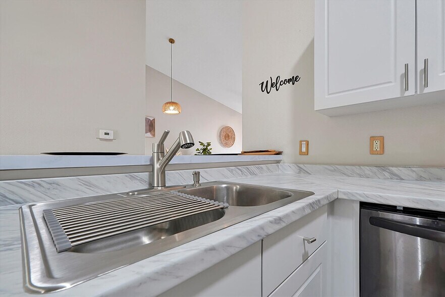 Building Photo - 2722 Club Cortile Cir
