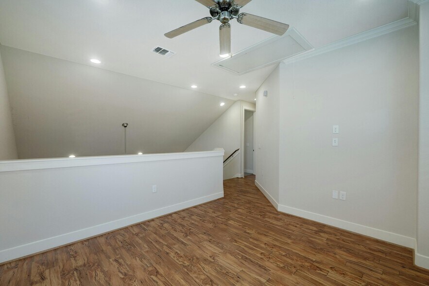 Building Photo - 3421 Blumie St