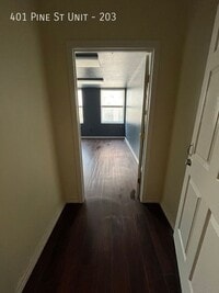 Building Photo - 401 Pine St