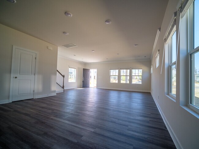 Building Photo - 515 Nixon Rd