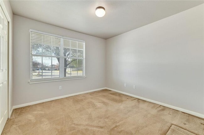 Building Photo - 660 Rusk Rd