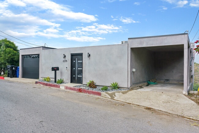 Building Photo - 2235 Gloaming Way