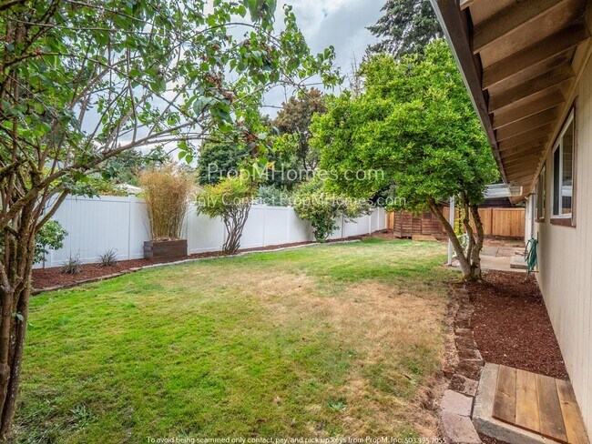 Building Photo - Charming Three Bedroom Ranch In Oak Grove w/ Lawn Care Included!