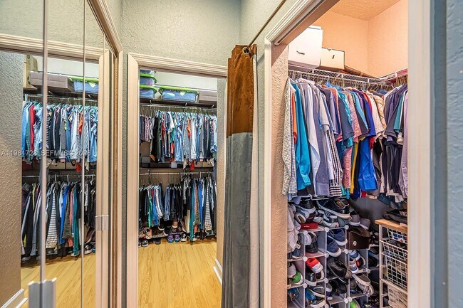 Building Photo - 3182 SW 189th Ave