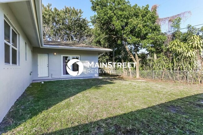 Building Photo - 3 Bedroom Pet-Friendly Home in Hollywood, ...