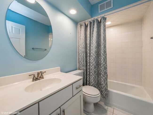 Building Photo - 550 Shorely Dr