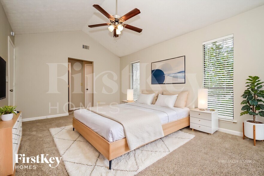 Building Photo - 5369 Biffle Ln