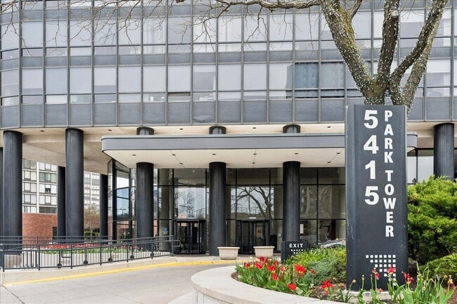 Building Photo - 5415 N Sheridan Rd