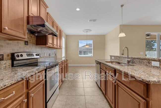 Building Photo - 5244 Royce Dr