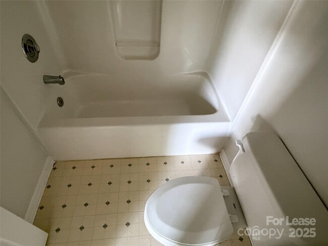 Building Photo - 609 Mountainwater Dr