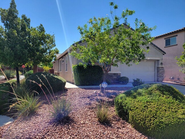 Building Photo - Downtown Summerlin Beauty