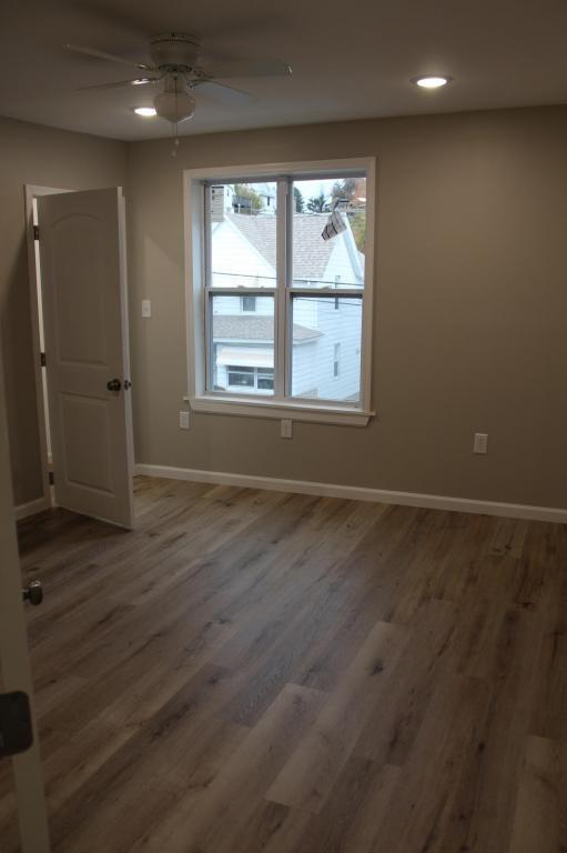 Building Photo - 607 Smith St