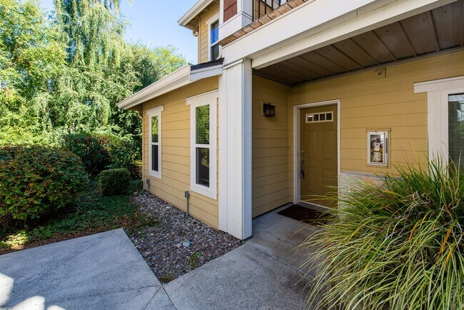 Primary Photo - Fabulous Lakemont 2 Bed Condo for Lease!