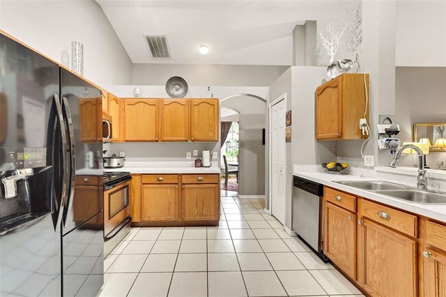 Building Photo - 273 Englenook Dr