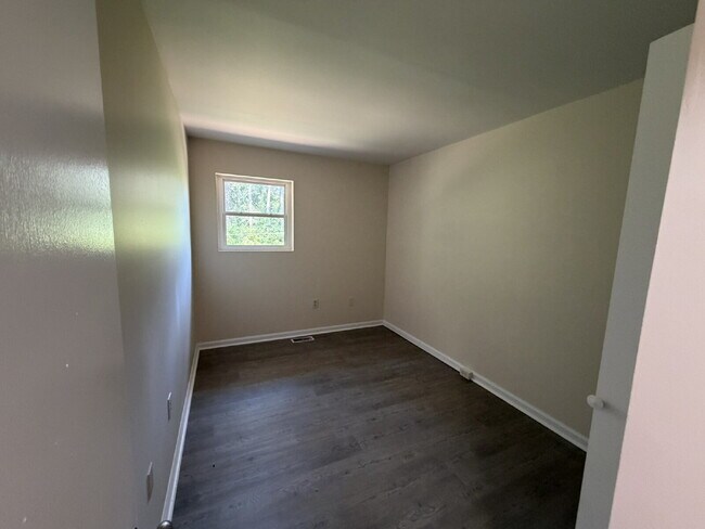 Building Photo - Townhouse for Rent