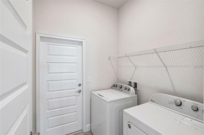 Building Photo - 2358 Friendly Confines Rd