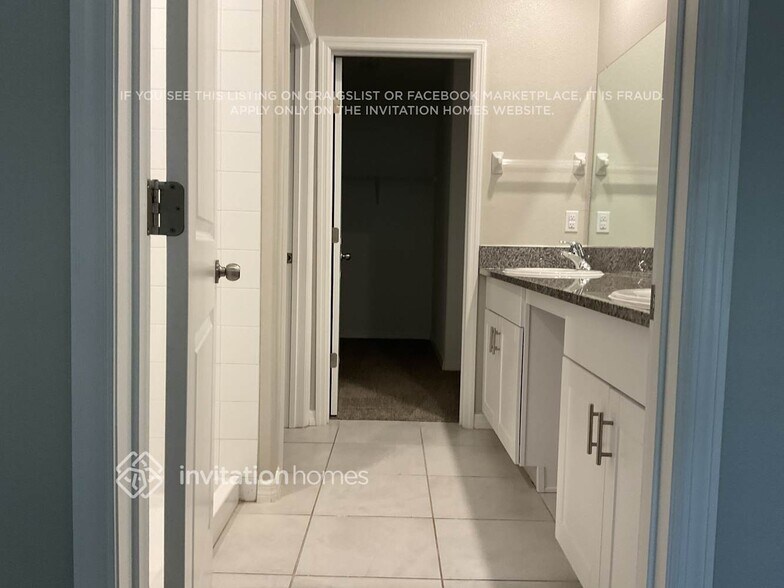 Building Photo - 2258 Jungle Dr