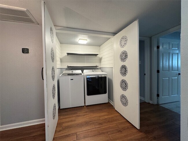 Building Photo - 5005 Georgi Ln