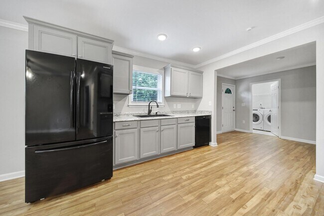 Building Photo - Beautiful Brick Home With Large Driveway