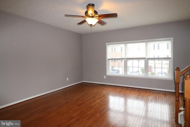 Building Photo - 104 Stingray Ct