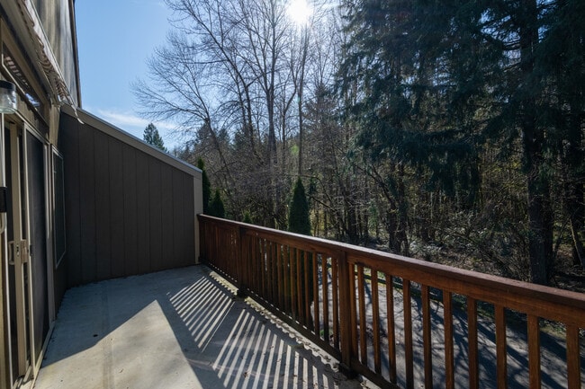 Building Photo - 2732 Hidden Springs Loop SE