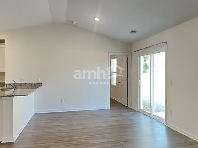 Building Photo - 1378 John Swann St