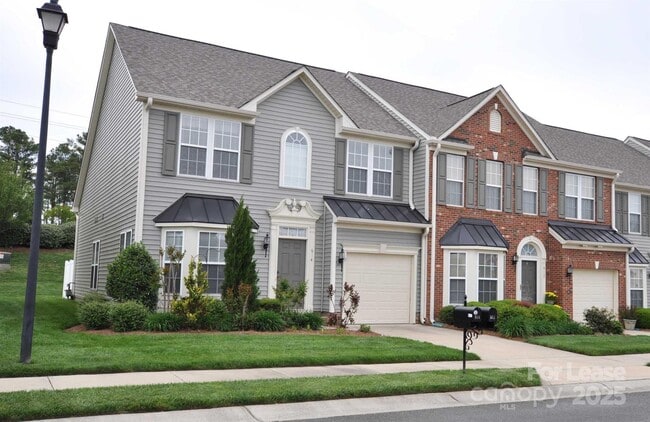 Primary Photo - 614 Bayou Cir
