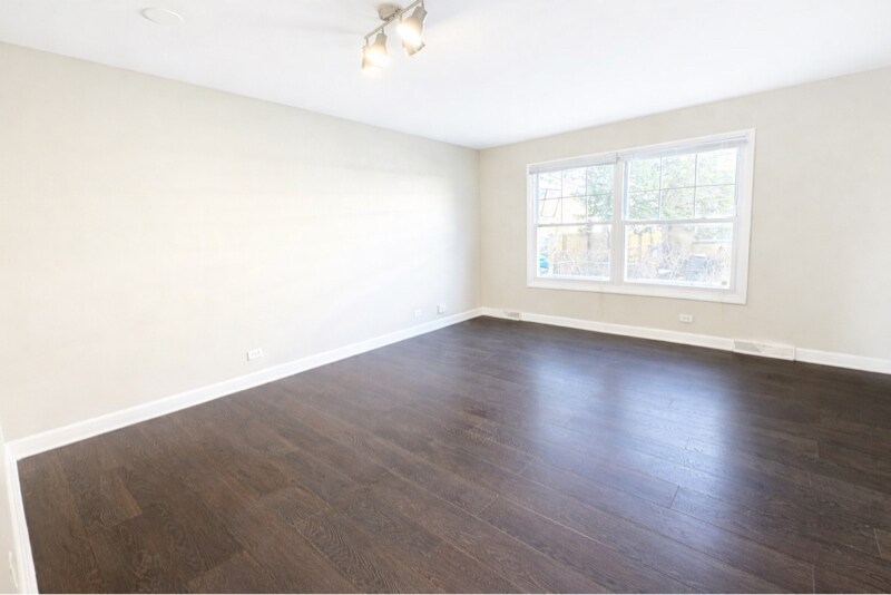 Building Photo - 8944 Skokie Blvd