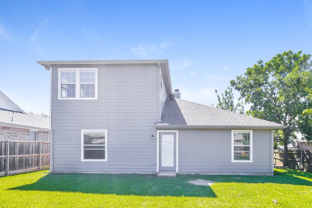 Building Photo - 321 Rustic Grove Ln