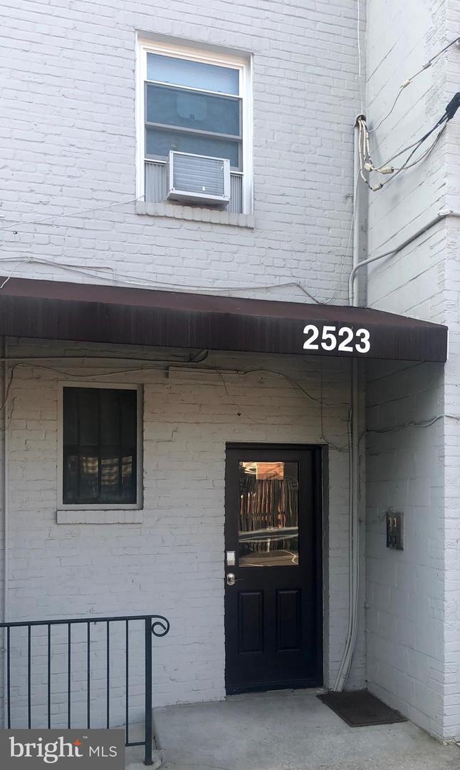 Primary Photo - 2523 Wilson Blvd