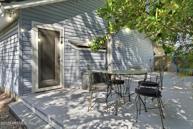 Building Photo - 128 Seminole Rd