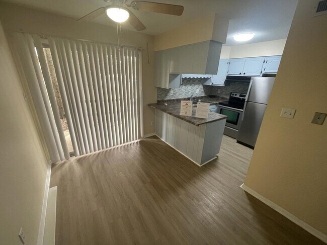 Building Photo - 5800 Falls of Neuse Road Unit Apt B