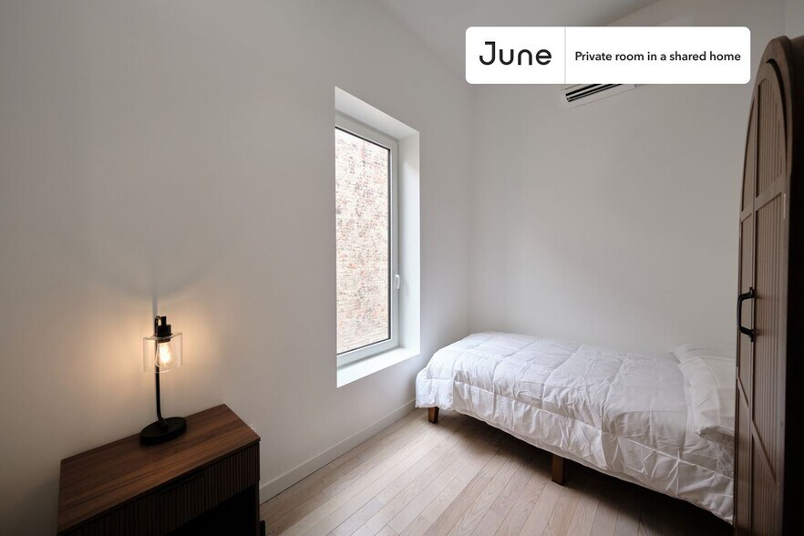 Building Photo - Room in Shared 4 bed/4 bath home in Ditmas Park