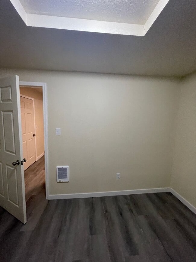 Building Photo - 281 17th Ave