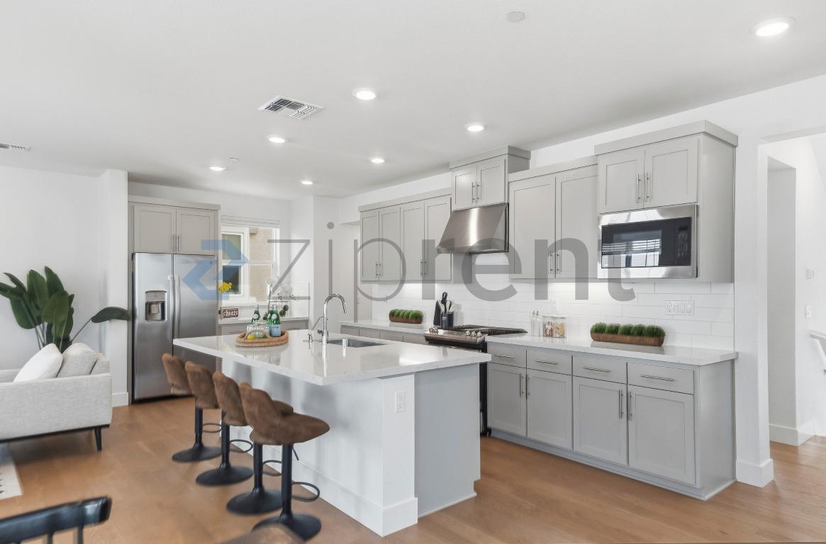 Building Photo - 37380 Watersail Way