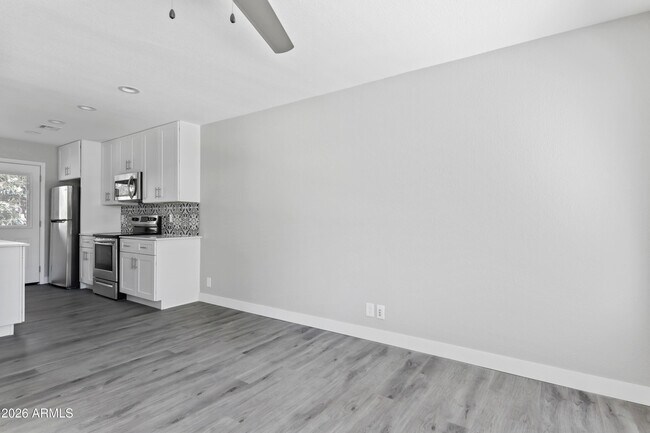 Building Photo - 35 W Medlock Dr