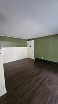 Building Photo - 2525 McKee Ave SW