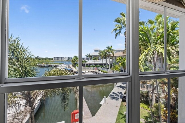 Building Photo - 1000 US-1