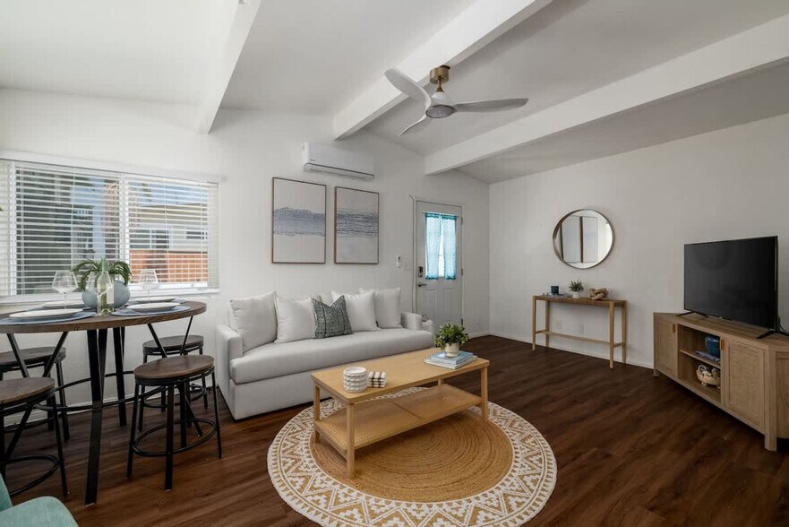 Building Photo - 4587 Saratoga Ave