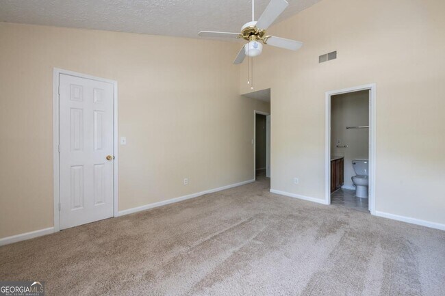 Building Photo - 4028 Elm St