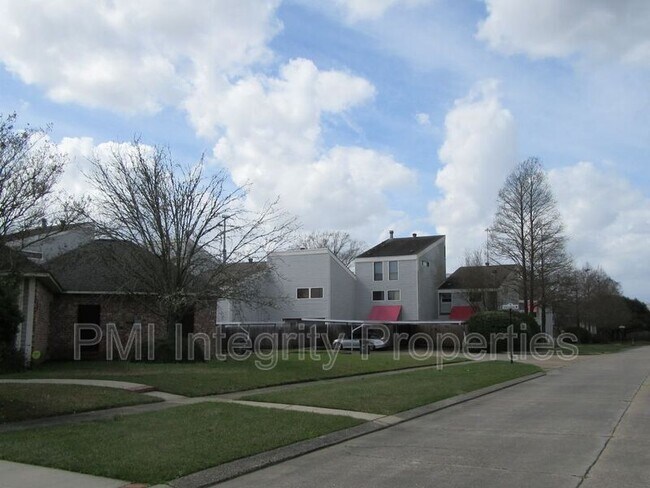 Building Photo - 8441 E Cypress Point Ct