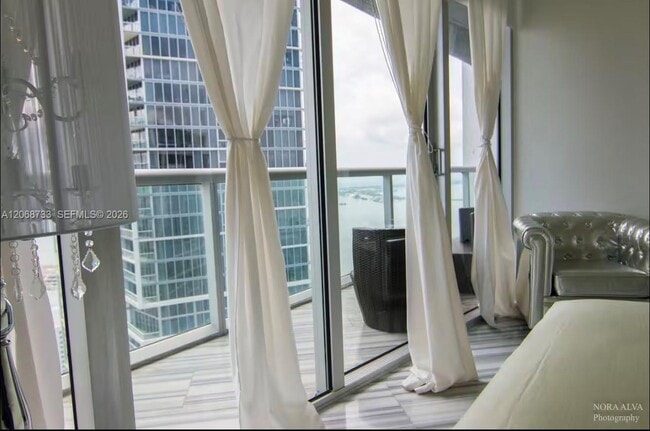 Building Photo - 485 Brickell Ave