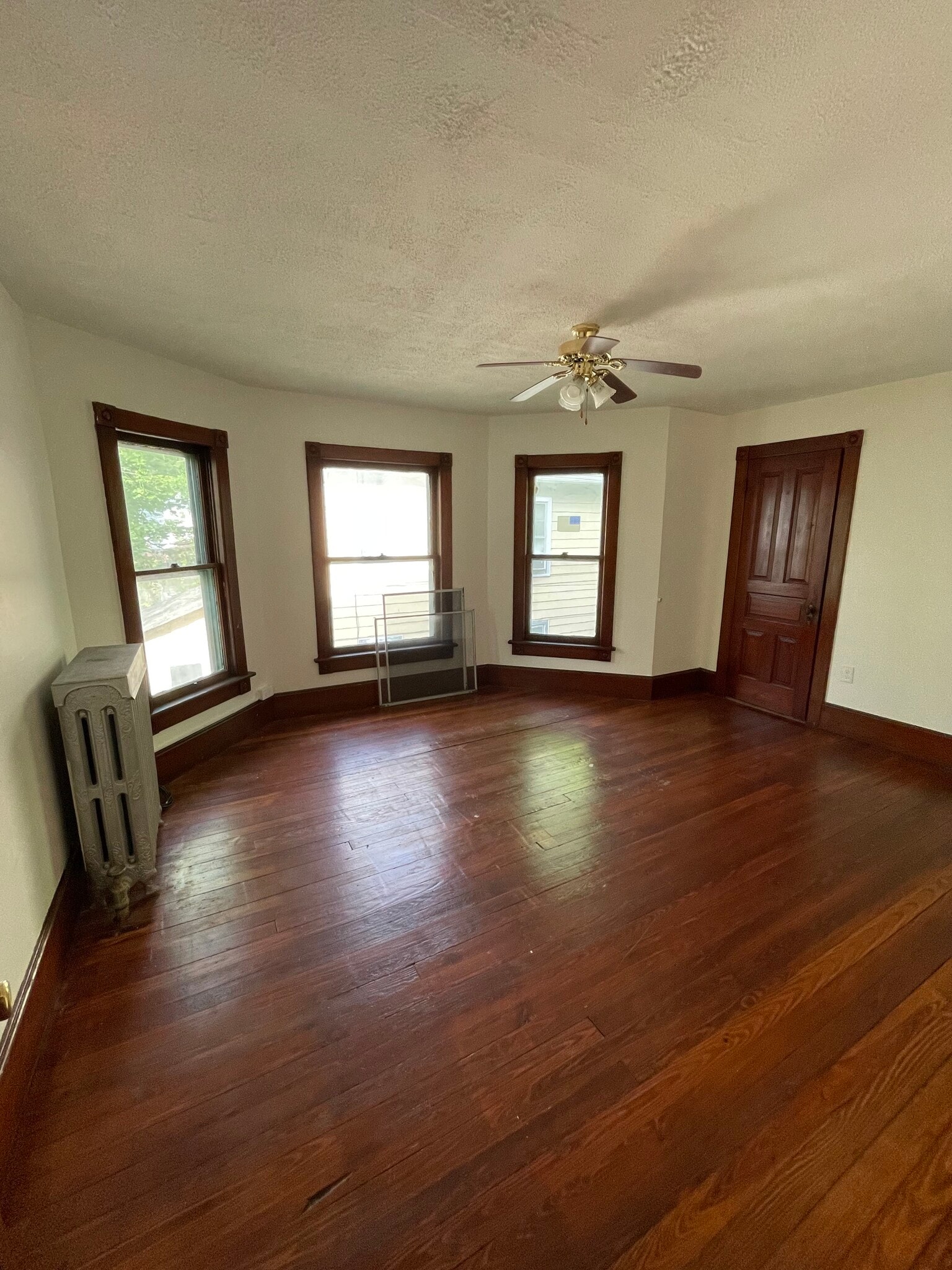 Building Photo - 146 Analomink St