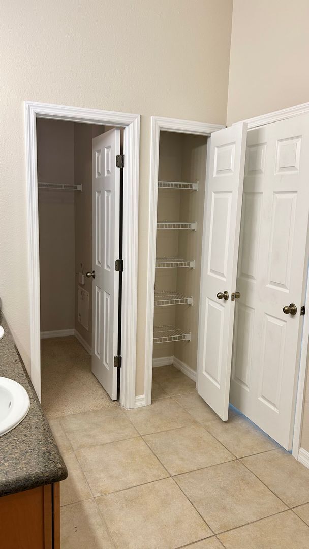 Building Photo - 3 bedroom, 2.5 bath, 2 car garage in a Qui...