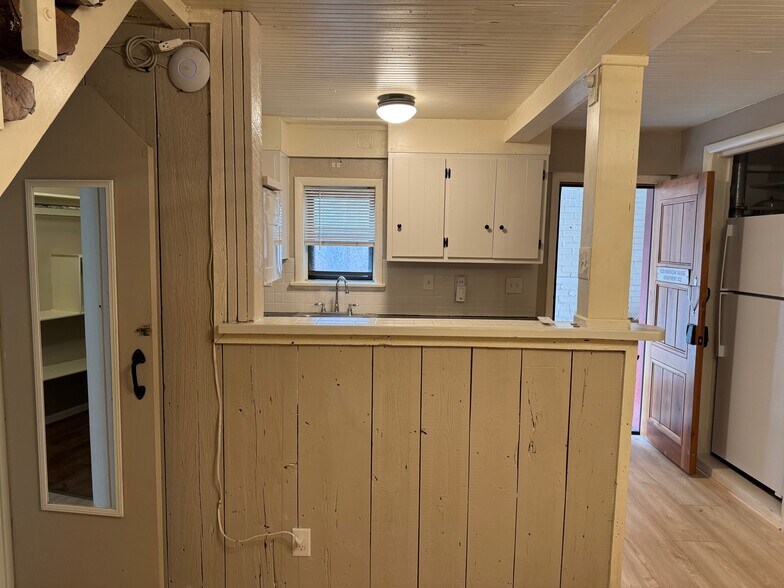 Building Photo - 1028 Narrow Gauge Ave